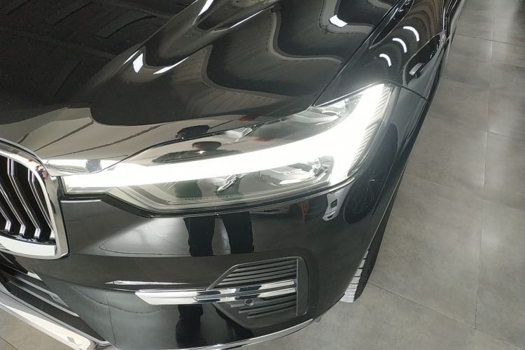 Used Volvo XC60 2024 B5 4x4 Smart Luxury Edition Left Front Headlight