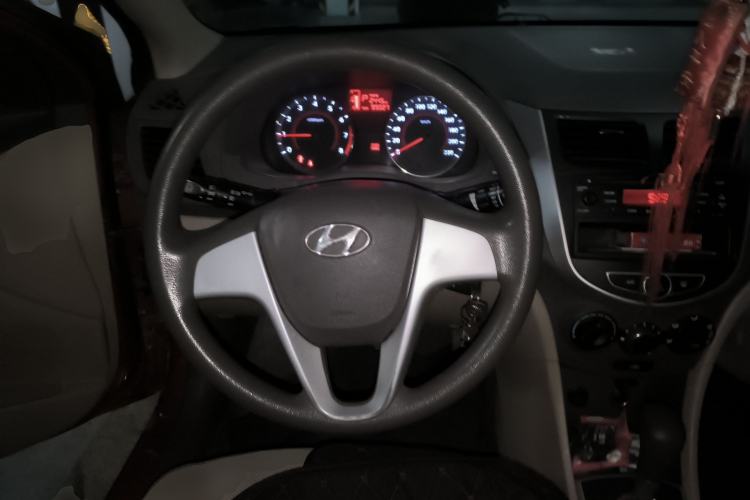 Used Hyundai Verna (older generation) 2010 Sedan 1.4L Automatic Fashionable GT Model Steering Wheel