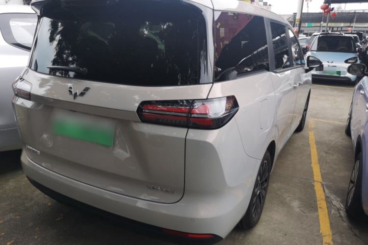 Used Wuling Starlight 730 2025 Model Plug-in Hybrid 125km Luxury Edition