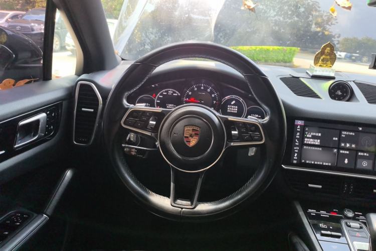 Used Porsche Cayenne 2018 Cayenne 3.0T Steering Wheel
