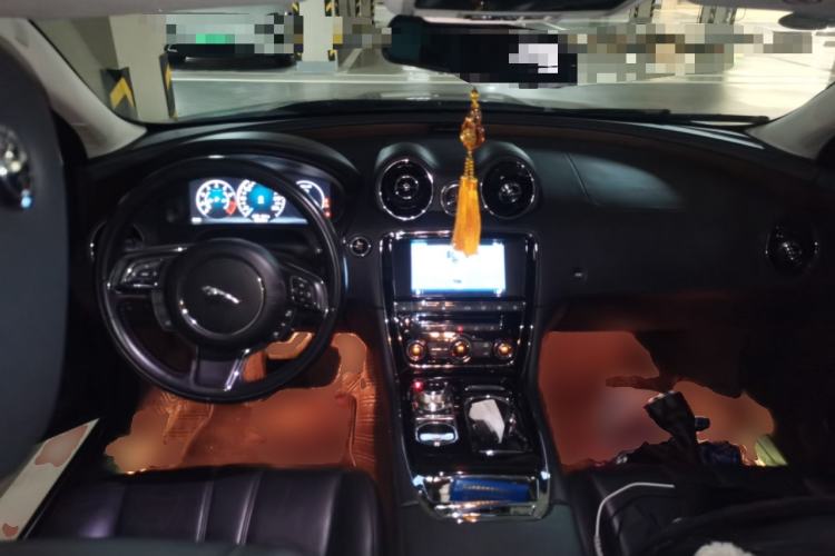 Used Jaguar XJ 2016 XJL 2.0T Two-Wheel-Drive Elegant Business Edition
