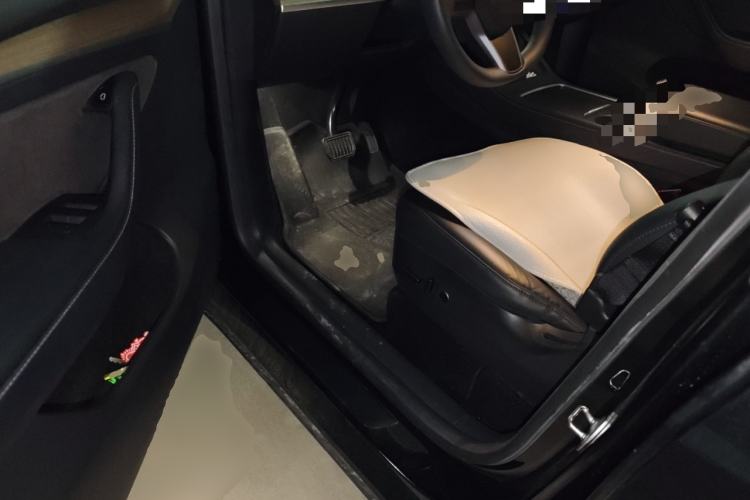 Used Tesla Model Y 2022 Rear-Wheel-Drive Version
