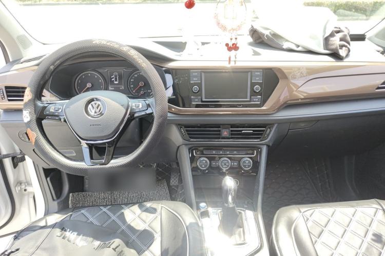 Used Volkswagen Tharu 2019 280TSI Two-Wheel Drive Comfort Edition China V Standard Center Console