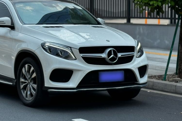 Used Mercedes-Benz GLE Coupe 2018 GLE 400 4MATIC Coupe SUV Exterior 3