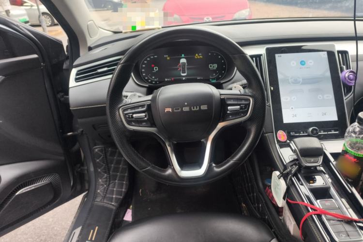 Used Roewe i6 MAX 2020 300TGI Automatic Supreme Edition with Cool Sunroof and Advanced Driving Features