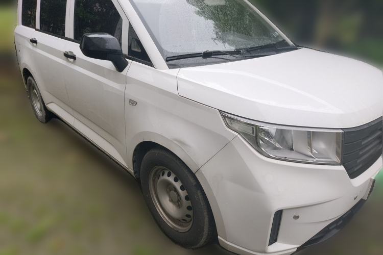 Used Wuling Hongguang PLUS 2020 1.5L Manual Standard Edition 5 Seats Front Right 45 Deg