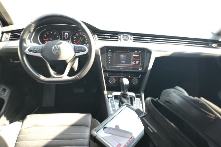 Used Volkswagen Magotan 2020 280TSI DSG Comfort Edition Center Console