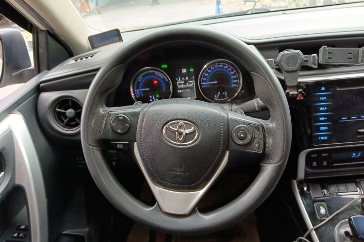 Used Toyota Levin 2017 Revised Dual-Engine 1.8H GS E-CVT Elite Sunroof Version China V Standard Steering Wheel