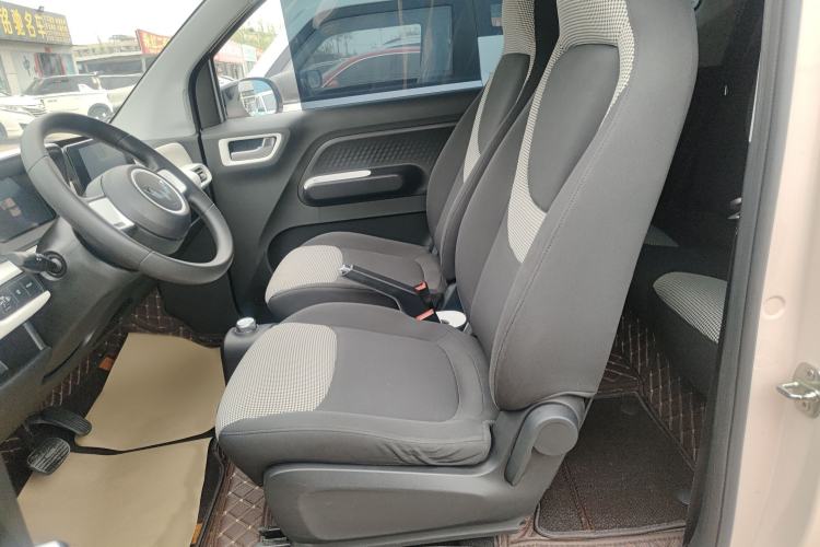 Used Wuling Hongguang MINIEV 2024 3rd Generation 215km Advanced Version Left Front Seat