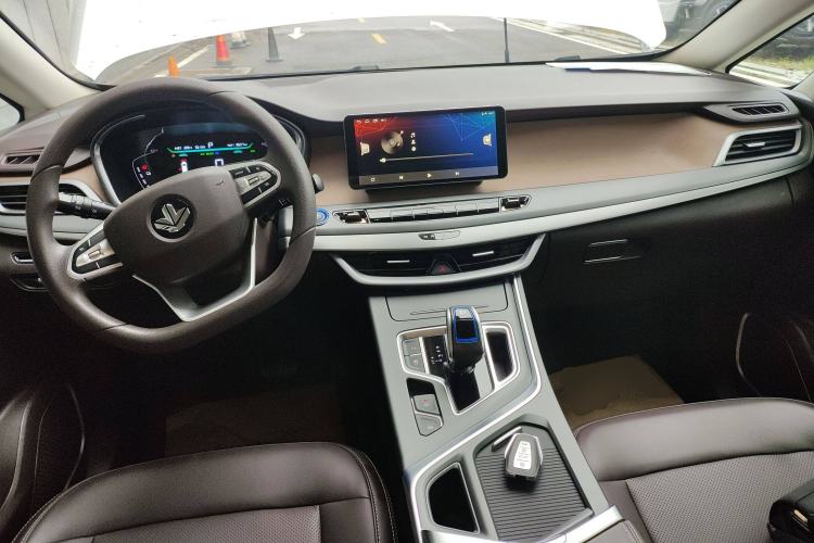 Used Livan Maple 80v L 2024 515 km Range 7 Seats