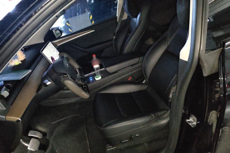 Used Tesla Model Y 2022 Rear-Wheel-Drive Version Left Front Seat