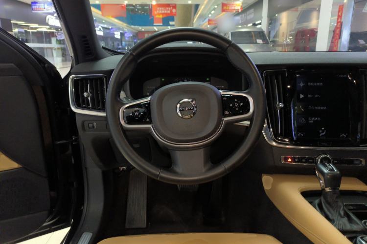 Used Volvo S90 2019 T4 Zhiyi Edition
