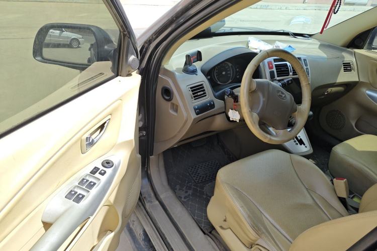 Used Hyundai Tucson 2009 2.0L Automatic Two-Wheel Drive with Sunroof Driver Seat