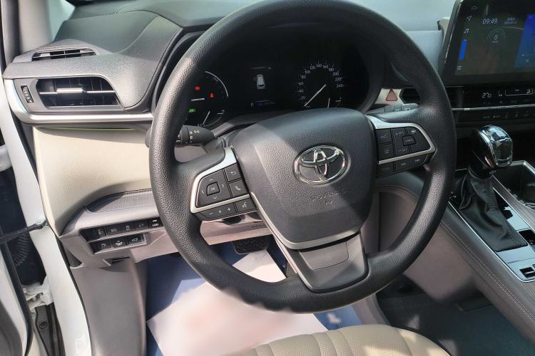 Used Toyota Granvia 2023 2.5L Hybrid Comfort Edition Steering Wheel