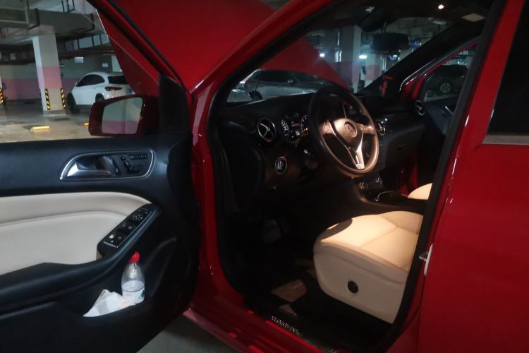 Used Mercedes-Benz B-Class 2012 B 180 Driver Seat