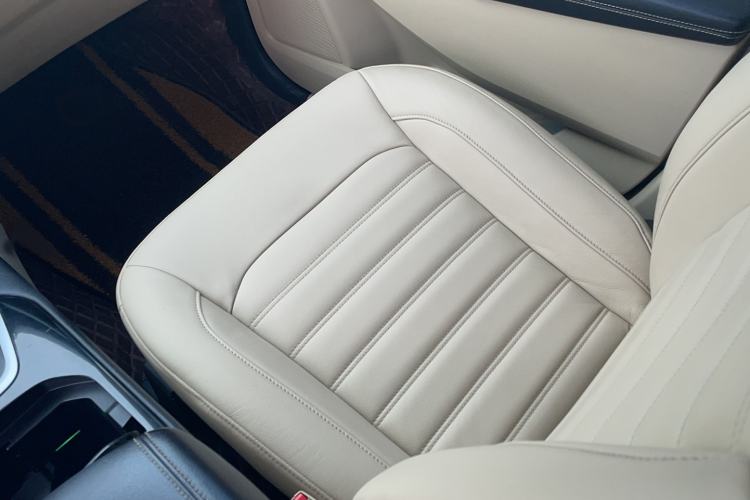 Used Ford Edge 2015 2.0T GTDi 4x4 High-Grade Model
