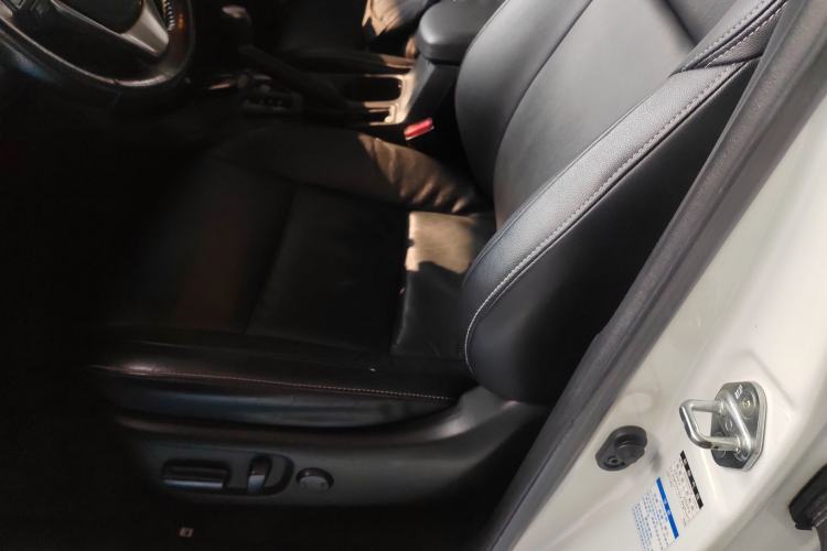 Used Toyota RAV4 2018 2.5L Automatic 4x4 Elite i Edition Left Front Seat