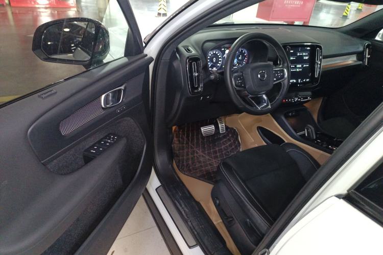 Used Volvo XC40 2021 T4 Four-Wheel Drive Smart & Sporty Edition