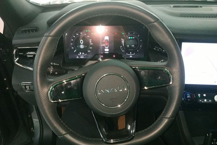 Used Lynk & Co 09 2021 2.0T Halo Seven-Seater