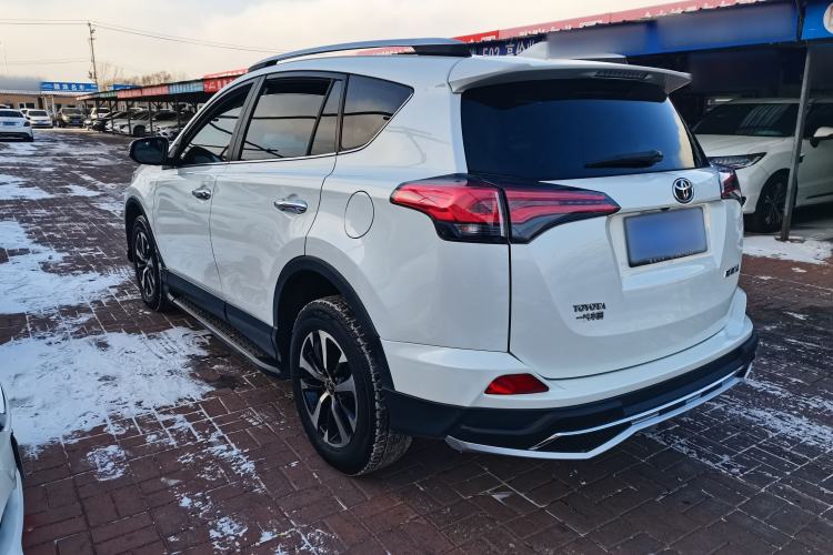 Used Toyota RAV4 2016 2.0L CVT Two-Wheel Drive Fashion Edition China V Standard