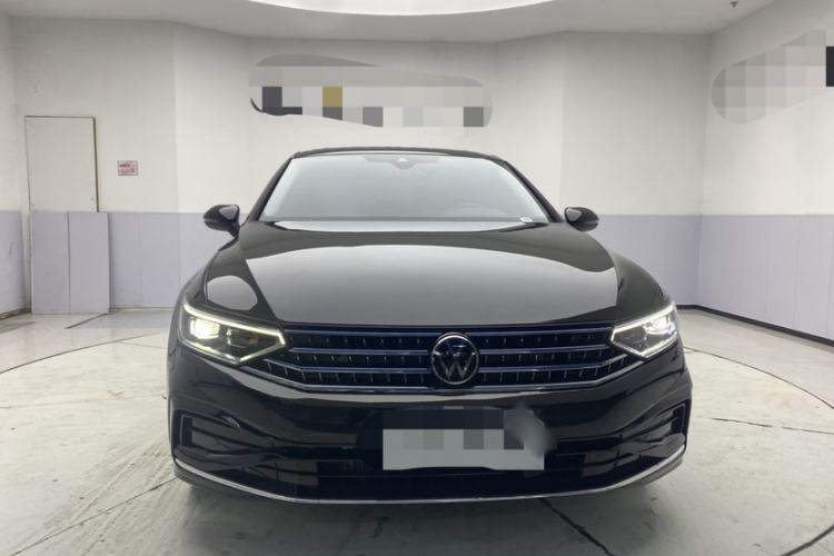 Used Volkswagen Magotan 2026 30 Million Vehicles Selected Model 380TSI DSG Luxury Edition Exterior 3