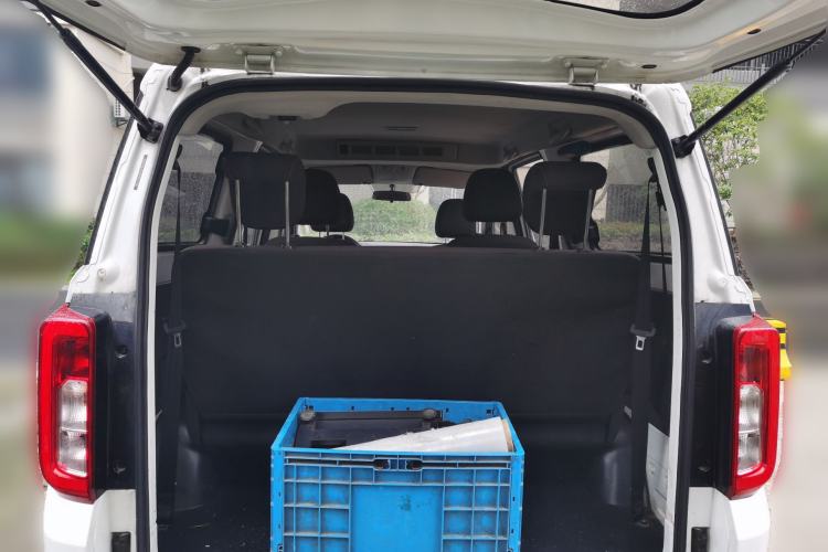 Used Dongfeng Fengon 380 2022 1.5L Comfort-Class Passenger Vehicle (Steel Spring) with 7 Seats
