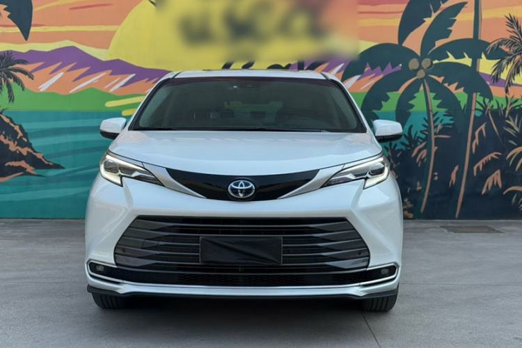 Used Toyota SIENNA 2023 2.5L Hybrid Luxury Edition Exterior 3