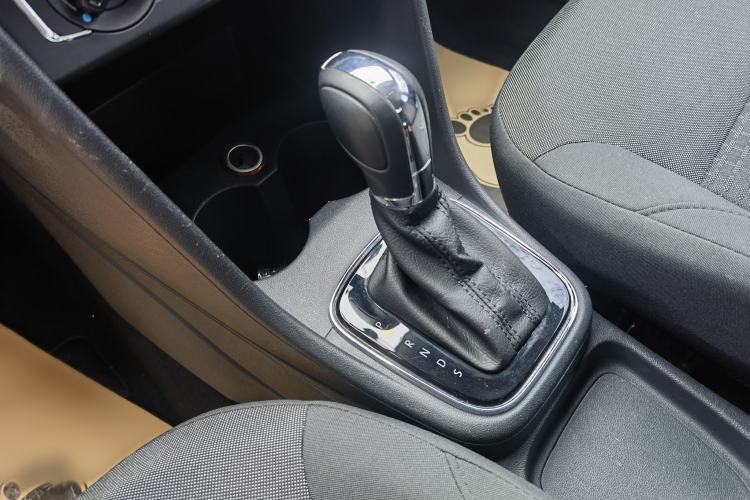 Used Volkswagen Polo 2016 1.6L Automatic Comfort Model Gear Lever