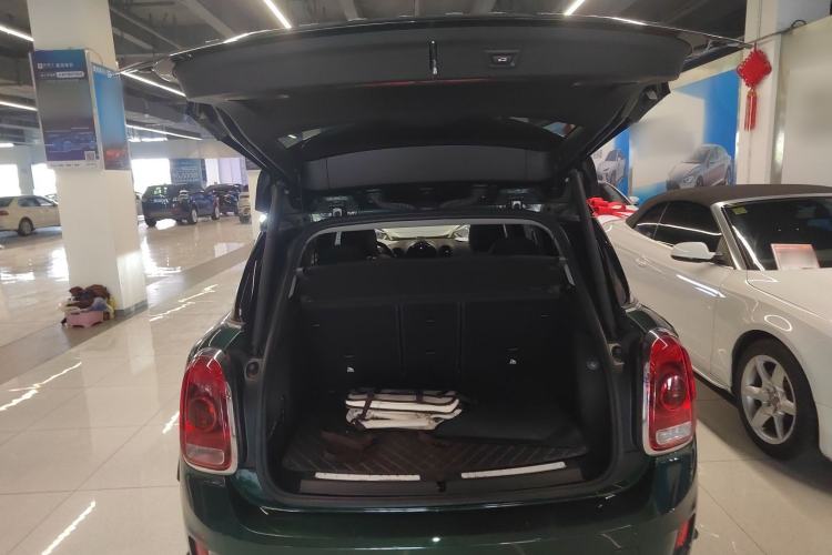 Used MINI Countryman 2017 1.5T COOPER ALL4 Trunk