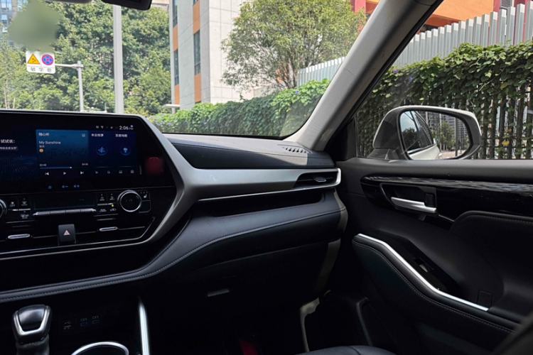 Used Toyota Highlander 2022 Dual-Engine 2.5L Four-Wheel Drive Prestige Version 7 Seats