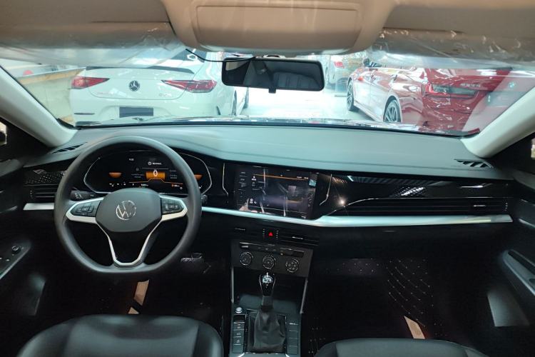 Used Volkswagen Passat 2024 280TSI Business Edition Center Console