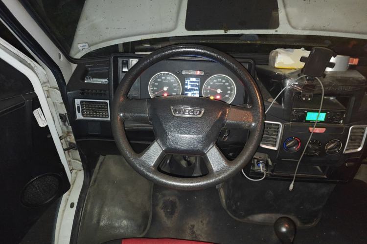 Used Iveco Power Daily 2017 2.5T Classic A32 Mid-Roof 6-7 Seater Bus 47Z5
