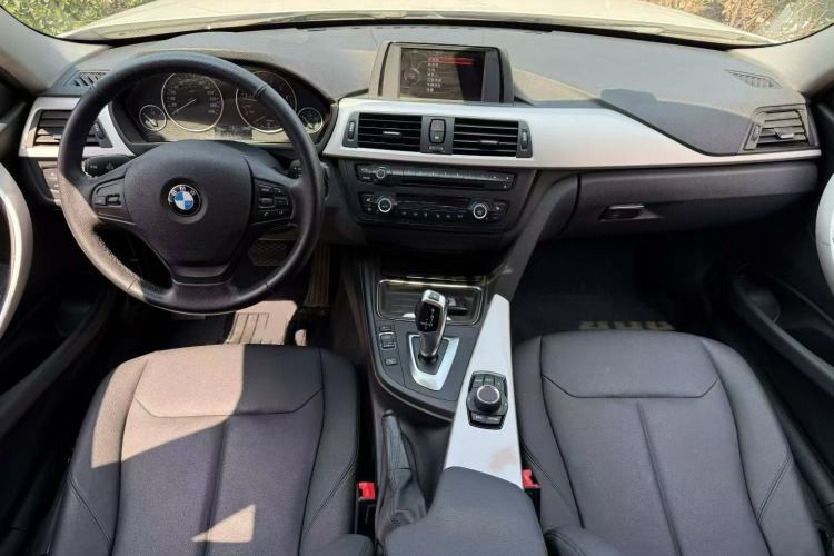 Used BMW 3 Series 2015 320i Luxury Line Stylish Edition