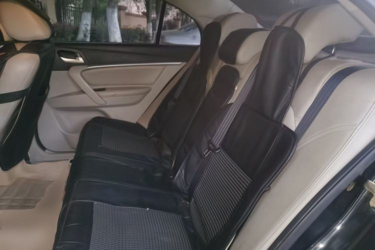 Used Geely Auto Emgrand 2014 Sedan 1.3T CVT Prestige Model
