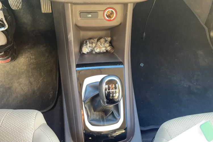 Used Baojun 310W 2017 1.5L Manual Comfort Version China VI Emission Standard
