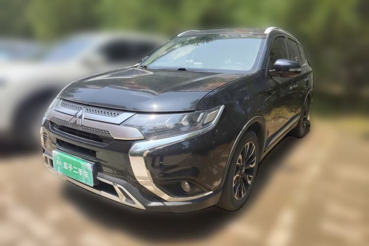 Used Mitsubishi Outlander 2019 2.4L 4x4 Zhi Xiang Edition 5 Seats China V Emission Standard