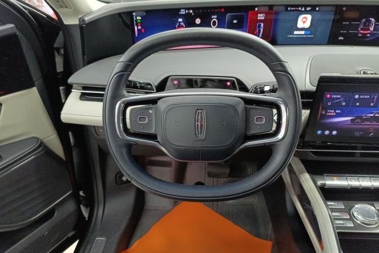 Used Lincoln Nautilus 2023 2.0T All-Wheel-Drive Luxury Edition Steering Wheel