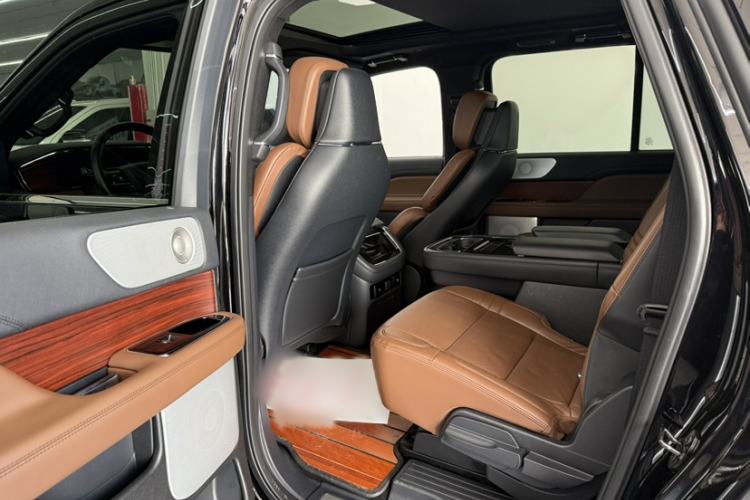 Used Lincoln Navigator 