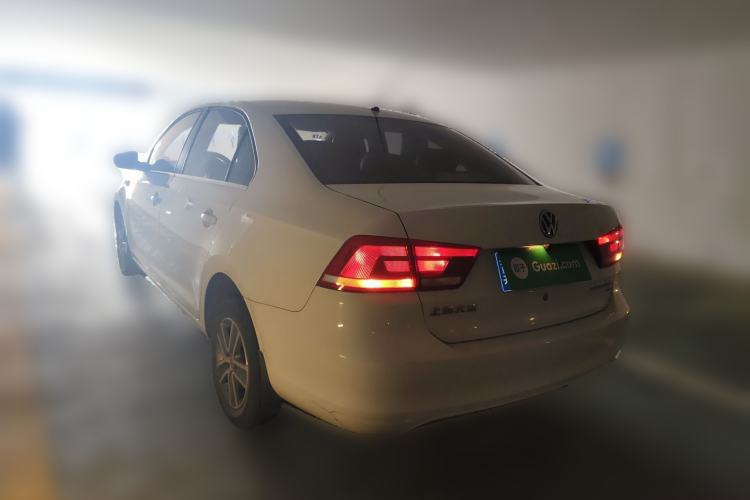 Used Volkswagen Santana 2015 1.6L Manual Fashion Edition
