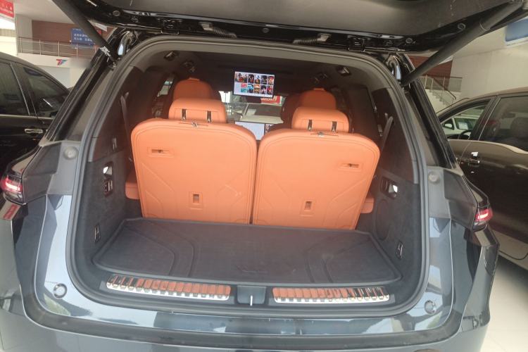 Used Li Auto L9 2022 Max model
