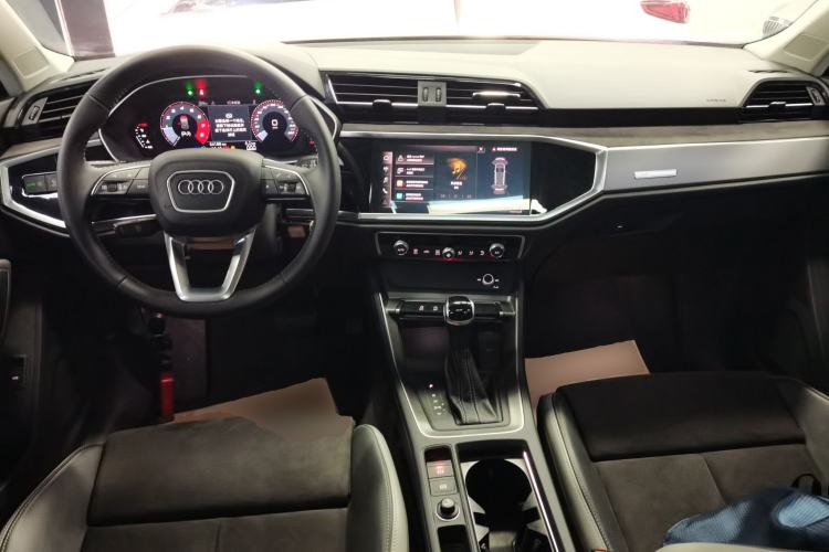 Used Audi Q3 2022 35 TFSI Progressive Dynamic Edition

