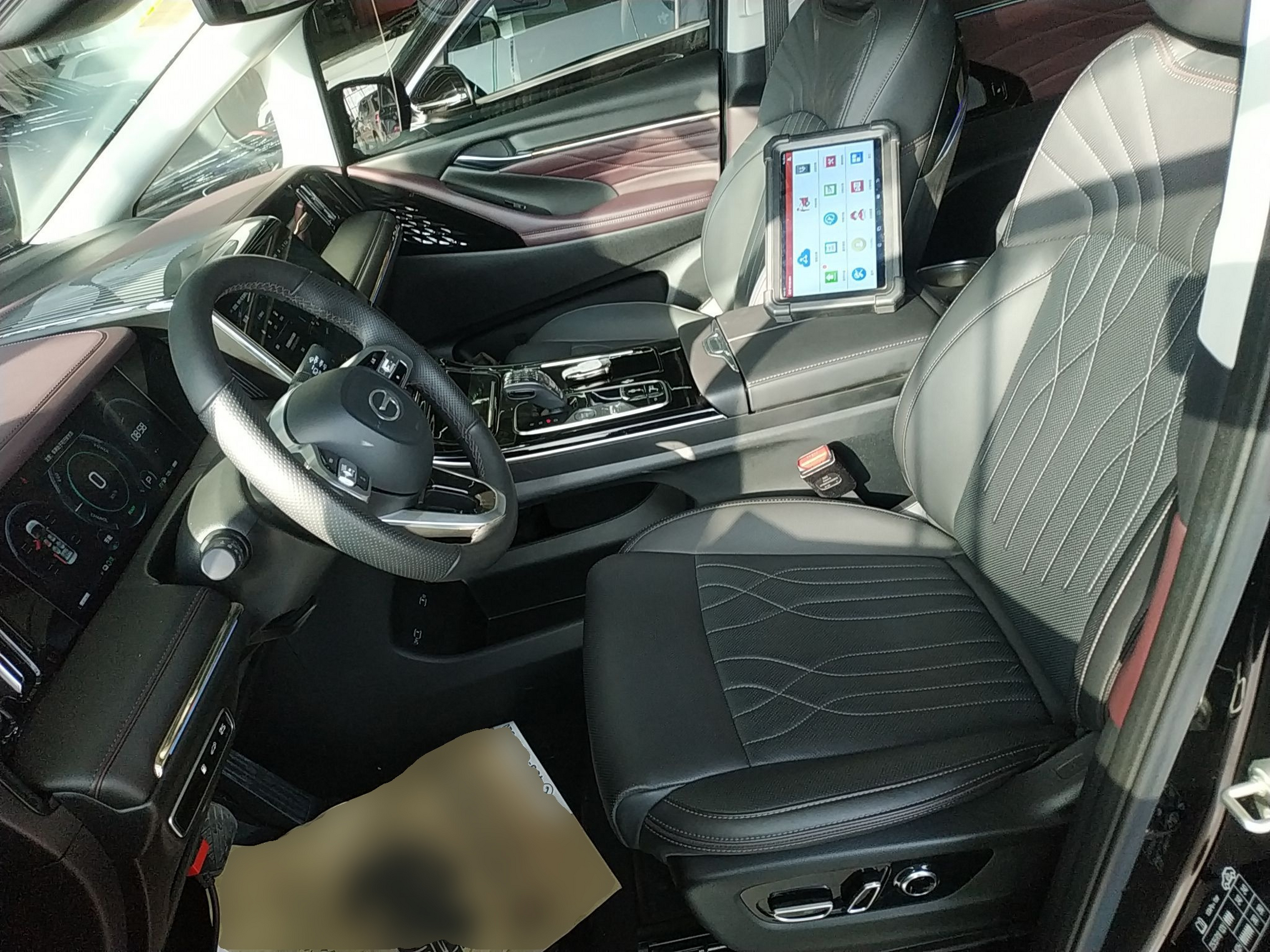 Переднее сиденье в автомобиле