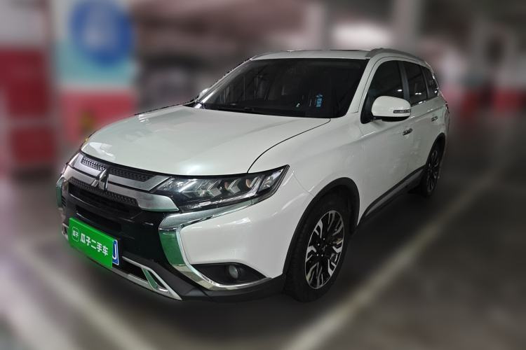Used Mitsubishi Outlander 2019 2.4L 4x4 Zhi Xiang Edition 5 Seats China V Emission Standard