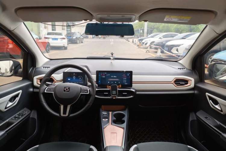 Used SOL E10X 2021 302 km Range Fashion Edition 31.4 kWh