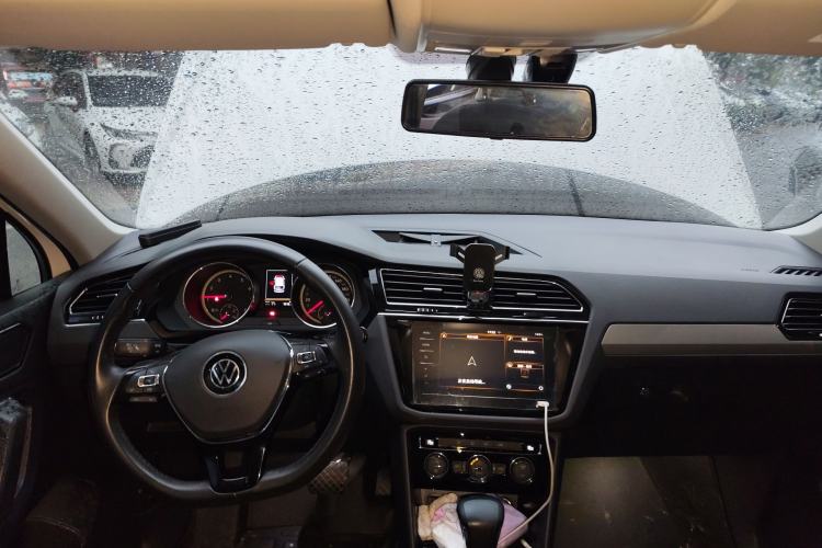 Used Volkswagen Tiguan L 2021 330TSI Automatic Two-Wheel Drive Smart Edition