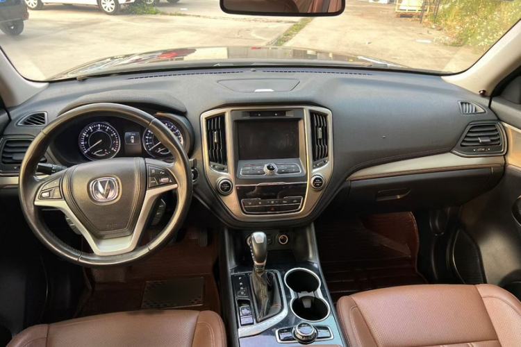 Used Changan CS95 2017 2.0T Two-Wheel Drive Zhituo Edition