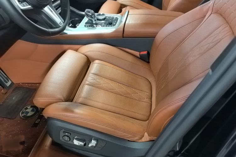 Used BMW X7 2021 xDrive40i Luxury M Sport Package
