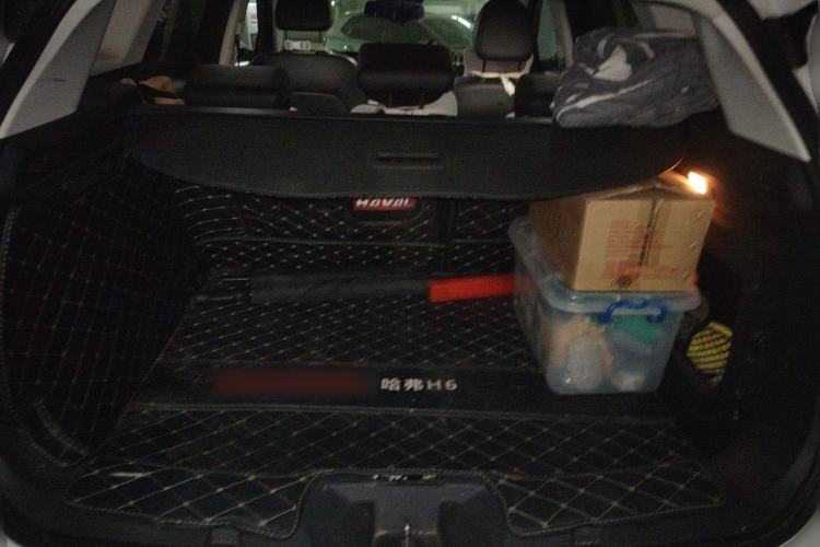 Used Haval H6 2017 Red-Label 2.0T Automatic Two-Wheel Drive Leading Edition Trunk