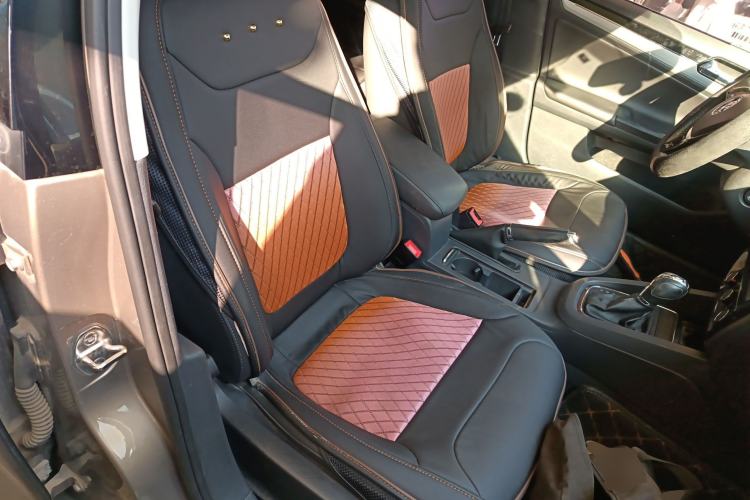 Used Volkswagen Sagitar 2016 230TSI 25th Anniversary Edition Right Front Seat