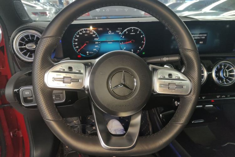 Used Mercedes-Benz A-Class 2022 Revised Version A 200 L Sport Sedan Fashionable Style
